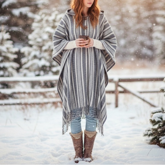 VINTAGE Confecciones ARTILANA Wool Stripped Fringe Boho Western Rustic Poncho OS - Picture 8 of 8